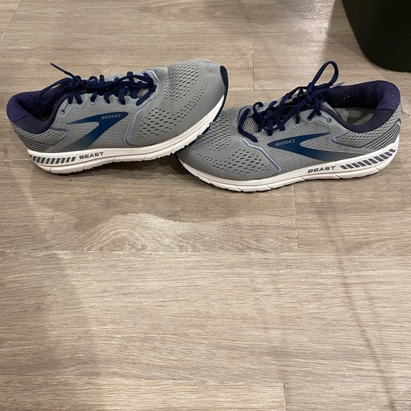 Brooks Other - Brooks Mens Beast GTS running shoes size 11.5 wide
